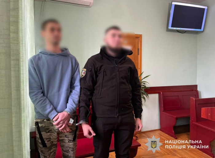 За клопотанням слідчих поліції Мукачева суд обрав запобіжний захід зловмиснику, який стріляв у багатоповерхівці

