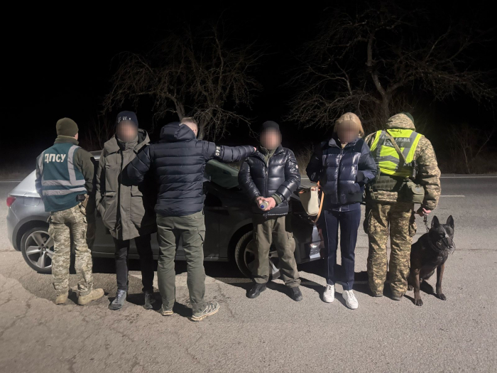 Іноземець під виглядом журналіста з подругою-харків’янкою за 10 тис. доларів переправляли киянина до Словаччини
