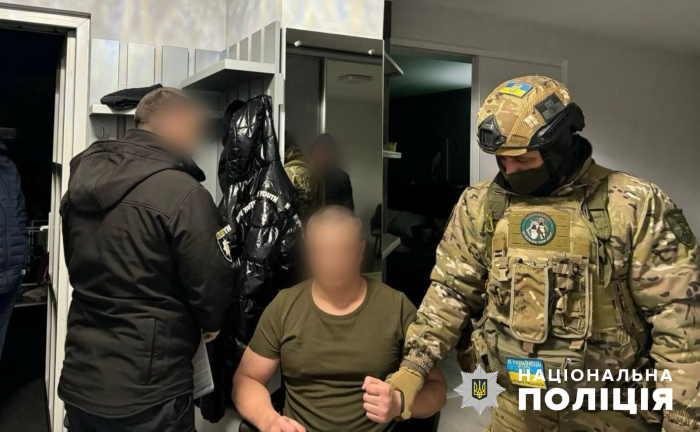 На Закарпатті поліцейські затримали місцевого наркоторговця та викрили його постачальника
