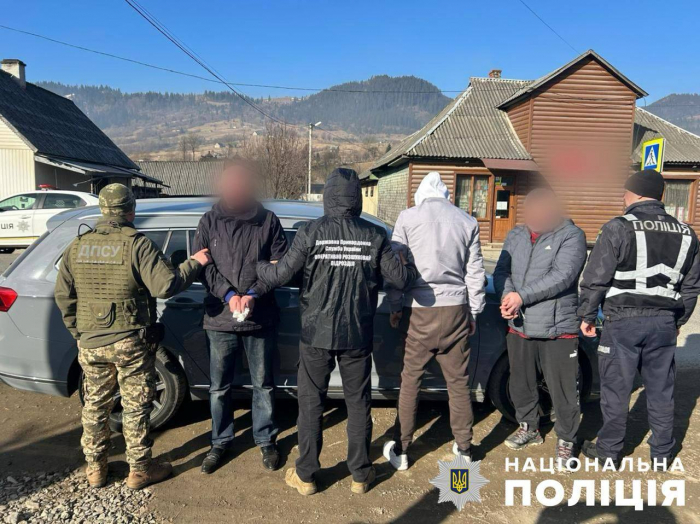 Ще одну схему переправлення військовозобов’язаних через кордон ліквідували на Рахівщині: організаторів затримано