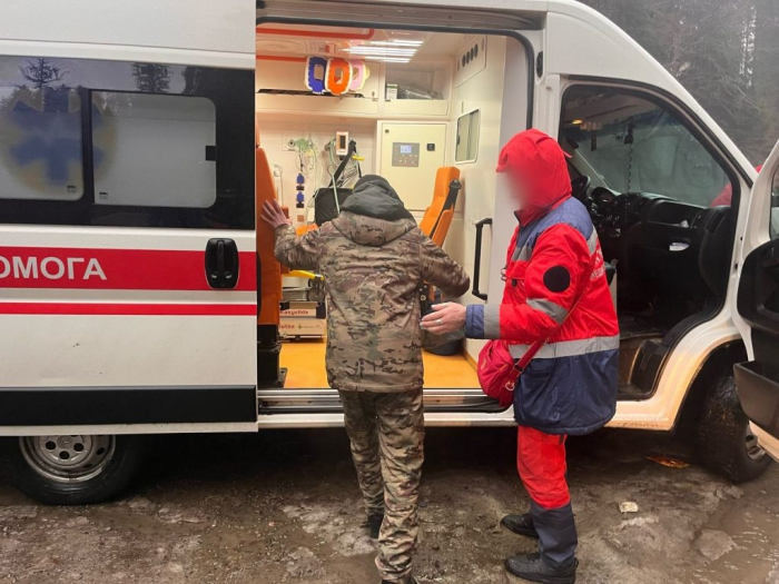 Блукав із 12 березня: у горах на Закарпатті врятували 37-річного черкащанина
