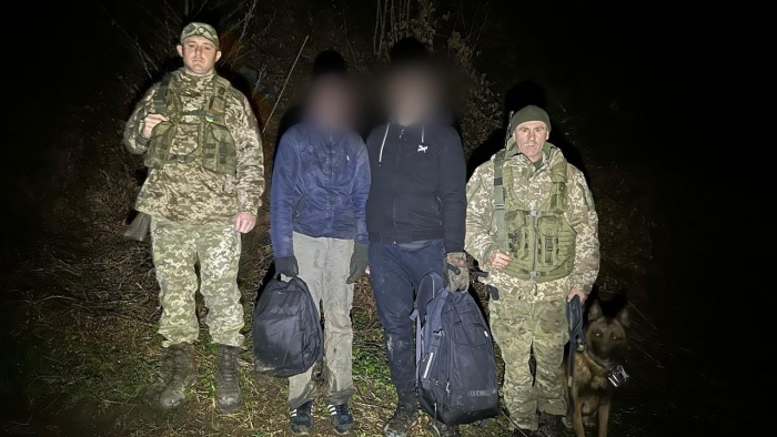 Трагедією ледь не завершилася витівка двох молодиків, які вирішили подолати гірський маршрут до Румунії