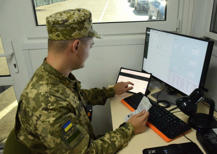 На кордоні зі Словаччиною затримали розшукуваного Нацполіцією правопорушника