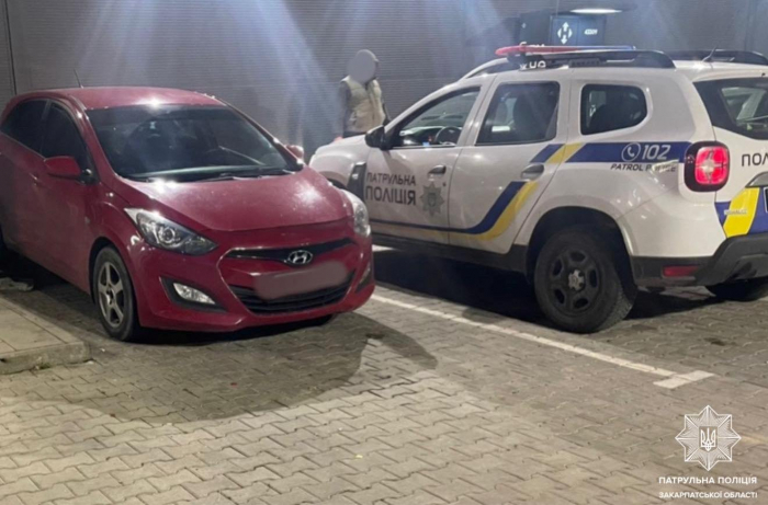 В Ужгороді водій Tesla влаштував ДТП і втік: був п’яний і відмовився від огляду