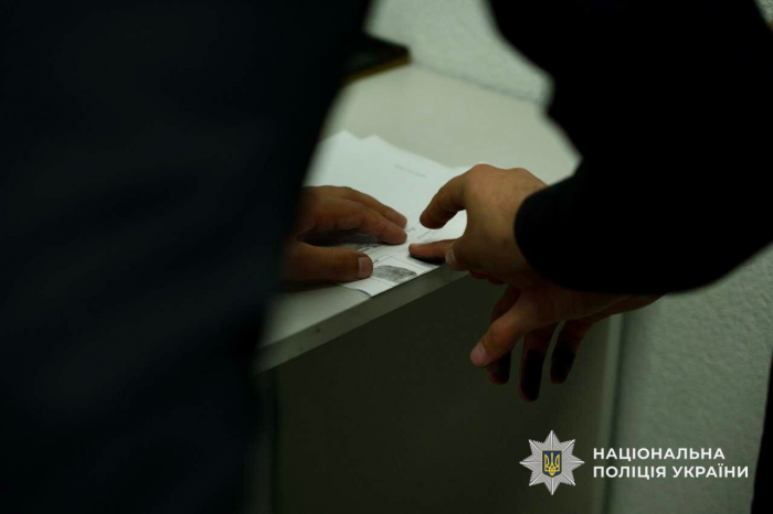 Поліція Ужгорода оперативно розкрила крадіжку з магазину техніки на понад пів мільйона гривень: причетного до злочину затримано