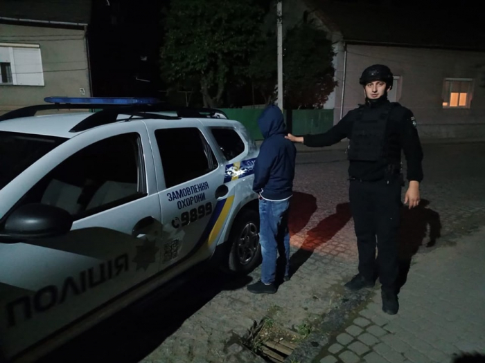Мукачево: поліція охорони виявила у місцевого мешканця заборонену речовину