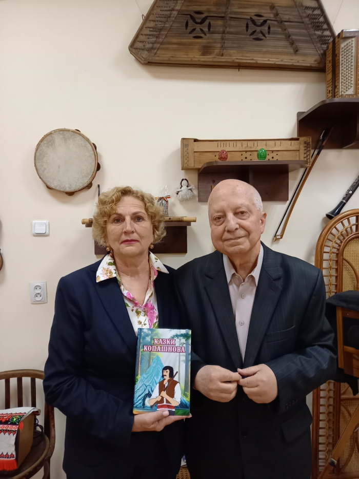 В ужгородському видавництві «Патент» побачила світ книжка «Казки Копашнова»