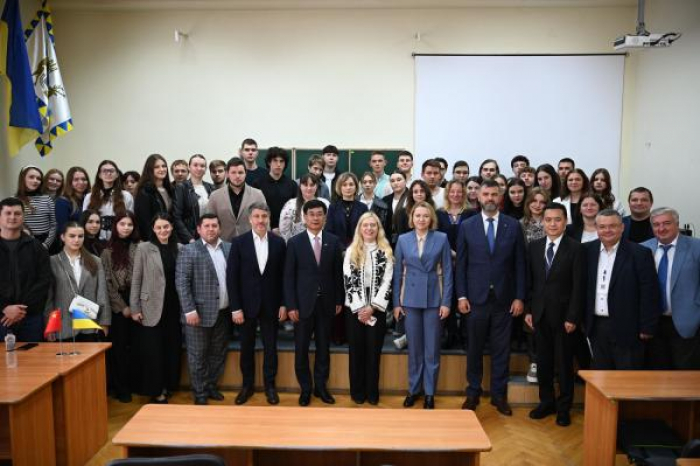 60% українського експорту — агро: в УжНУ обговорили виклики і перспективи з міжнародними партнерами
