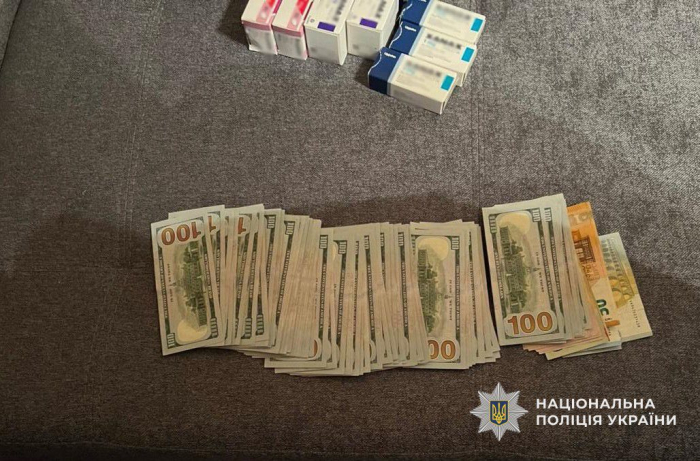 Поліція Закарпаття заблокувала контрабандний канал ввезення в Україну психотропних препаратів