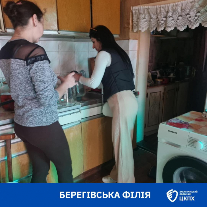 Епідеміологи працюють у вогнищі вірусного гепатиту на Берегівщині