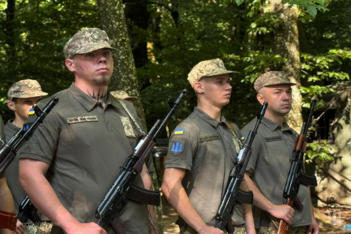 Перші військовослужбовці, які доєдналися до 128-ї бригади за проєктом «Котракт 18-24», склали присягу на вірність українському народові