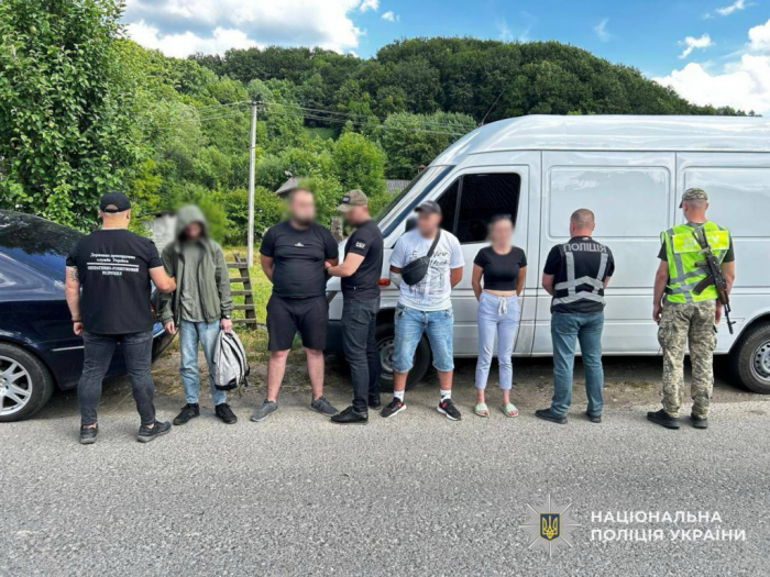 На Рахівщині затримали трьох осіб, які організували канал втечі ухилянтів до Румунії
