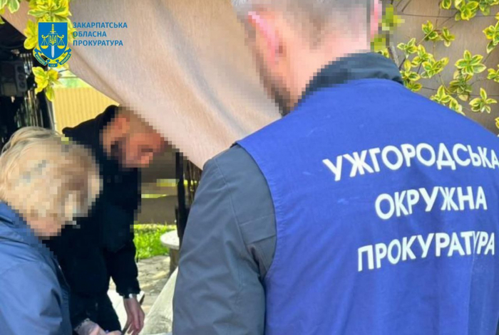 На Хустщині викрито корупційну схему у міграційній службі за прискорене виготовлення закордонних паспортів