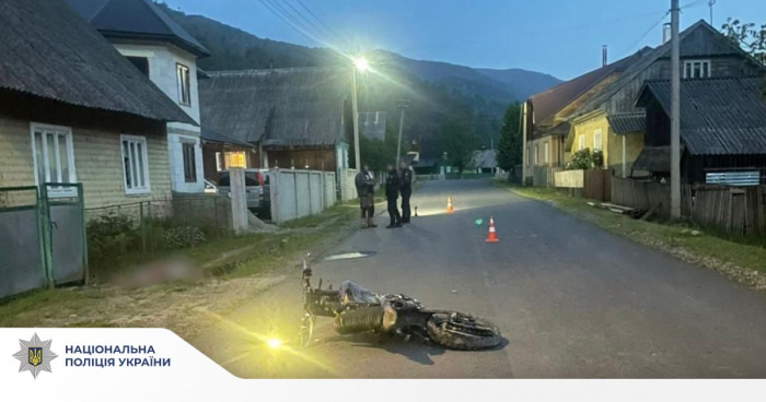 Поліція розслідує смертельну ДТП за участі мотоцикла на Тячівщині: один неповнолітній загинув, ще один — травмований