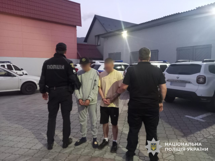 На Закарпатті поліція затримала двох зловмисників, підозрюваних у зґвалтуванні неповнолітньої