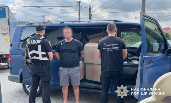 У Виноградові поліцейські спільно з прикордонниками виявили 2 500 пачок безакцизного тютюну