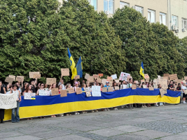 В Ужгороді другий день поспіль тривають протести проти закону щодо НАБУ і САП