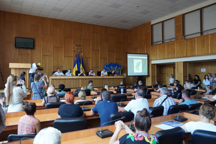 Поховання Героїв на Пагорбі Слави в Ужгороді: на громадських обговореннях більшістю голосів підтримали розміщення другої черги поховань із лівого боку алеї та проведення відкритого конкурсу щодо розроблення проєкту меморіалу


