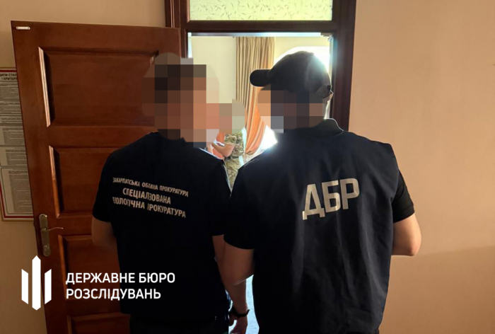 На Закарпатті ДБР викрило керівника лісництва, який збував цінну деревину під виглядом дров