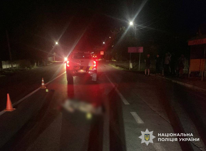 Моторошна нічна трагедія: на Закарпатті авто переїхало чоловіка, який лежав на дорозі