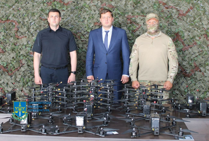 Прокурори Закарпаття передали FPV-дрони спецпризначенцям КОРД поліції