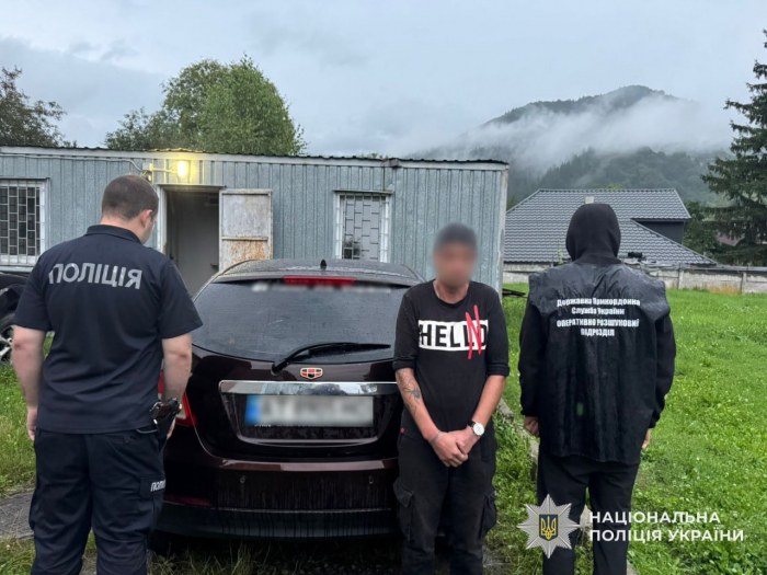 На Рахівщині поліція затримала двох осіб, підозрюваних у переправленні військовозобов’язаних через кордон до Румунії