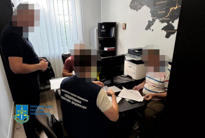 Незаконні рубки на Закарпатті: керівник лісництва філії ДП «Ліси України» допустив вирубування дерев на заповідній території зі збитками 4,5 млн           