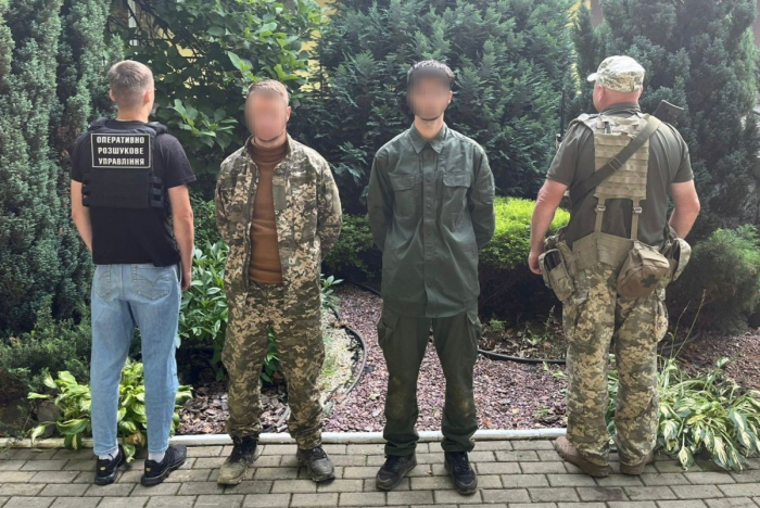 Зупиняли з пострілами: прикордонники затримали поблизу Ужгорода двох чоловіків, які намагалися незаконно перетнути українсько-словацький кордон