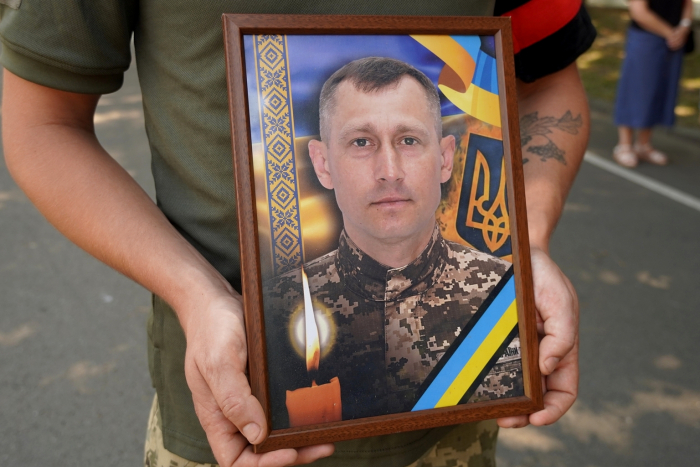 В Ужгороді попрощалися із полеглим захисником Миколою Манільчуком