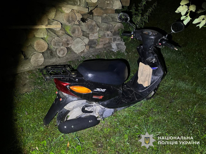 На Тячівщині поліція затримала підозрюваного у заволодінні скутером місцевої жительки

