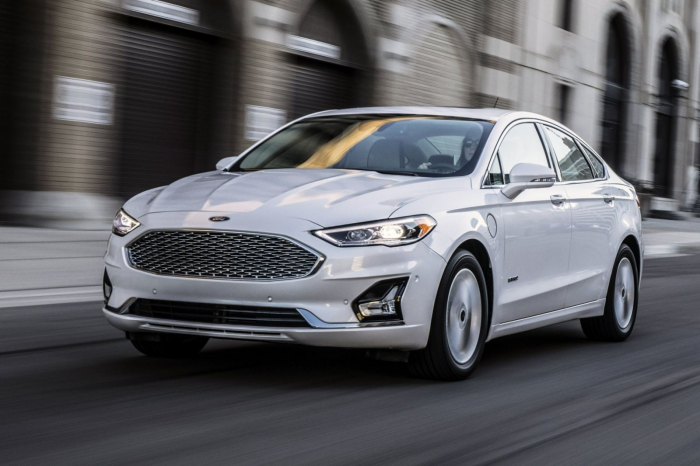 Ford Fusion — баланс стилю та практичності

