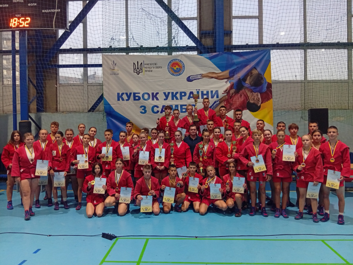 У місті над Ужем на молодіжному турнірі з самбо зібралося понад 500 спортсменів