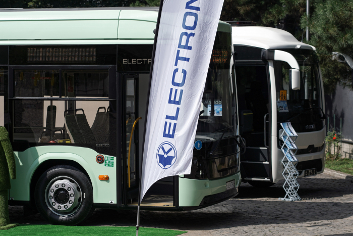 У межах Uzhhorod Urban Mobility Forum 2025 діє виставка електротранспорту від провідних виробників