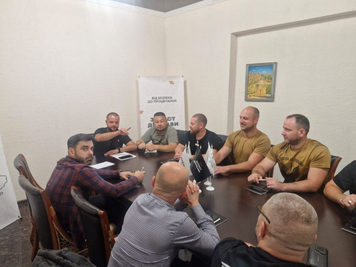 В Ужгороді відбувся круглий стіл про роль ветеранів у формуванні нової української еліти

