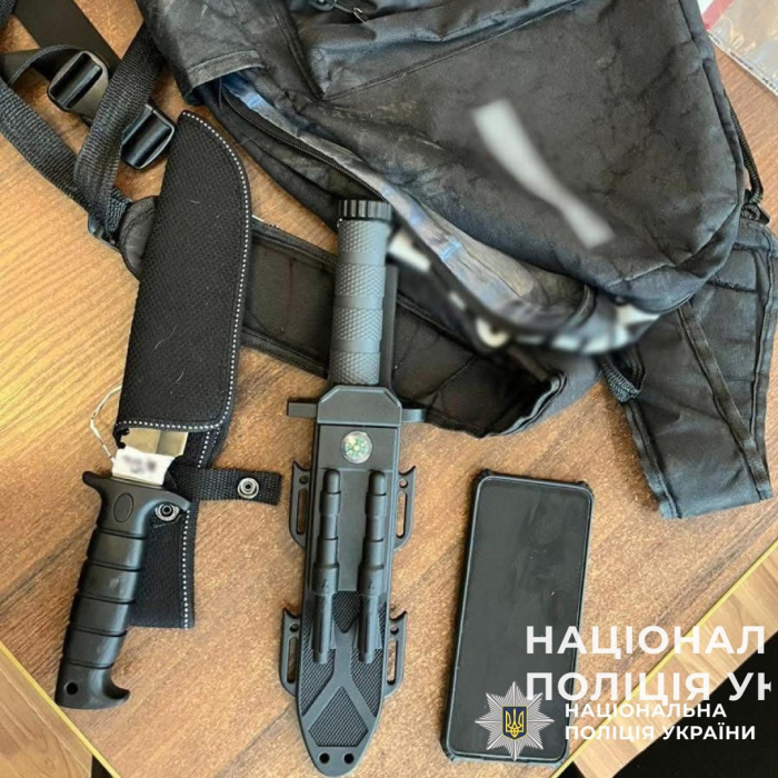 На Закарпатті поліцейські попередили напад на школу