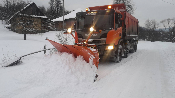 По області працює 37 одиниць снігоочисної техніки Служби місцевих автомобільних доріг та розвитку інфраструктури у Закарпатській області