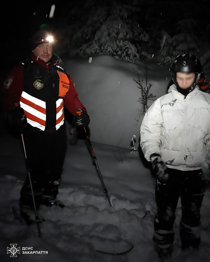 На Рахівщині гірські рятувальники знайшли двох 18-річних туристів