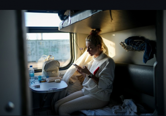 У потязі "Київ – Рахів" з'явився Wi-Fi: флагманський потяг «Гуцульщина» обладнали Starlink