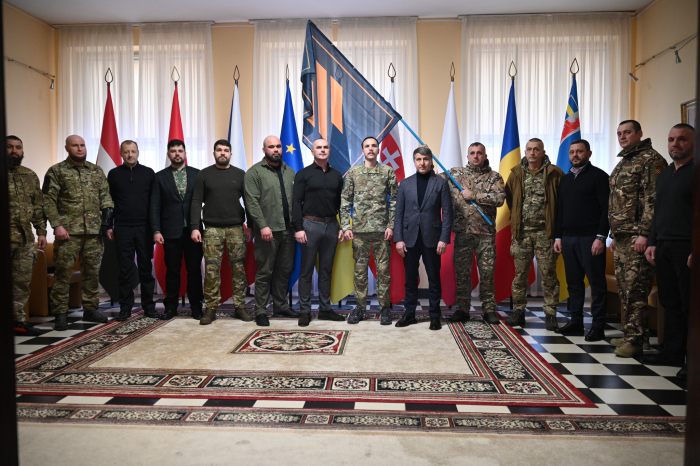 Три родини Героїв отримали ключі від власних осель в Ужгороді