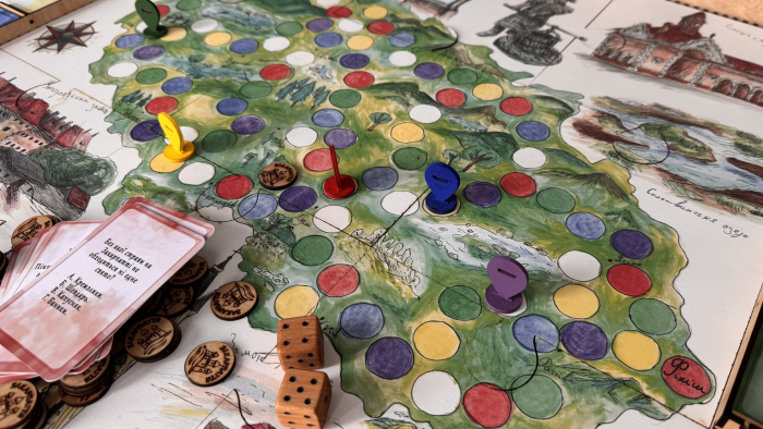 Легенди, страви та цікаві факти: як переселенки Тетяна та Олеся створили настільну гру "Закарпатський квест" 