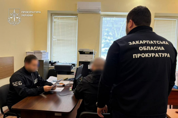 На Закарпатті підприємець намагався контрабандою вивезти за кордон лісоматеріали