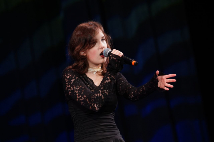 12-річна ужгородка Валерія Білецька дебютувала з авторським синглом «Скажи мені»

