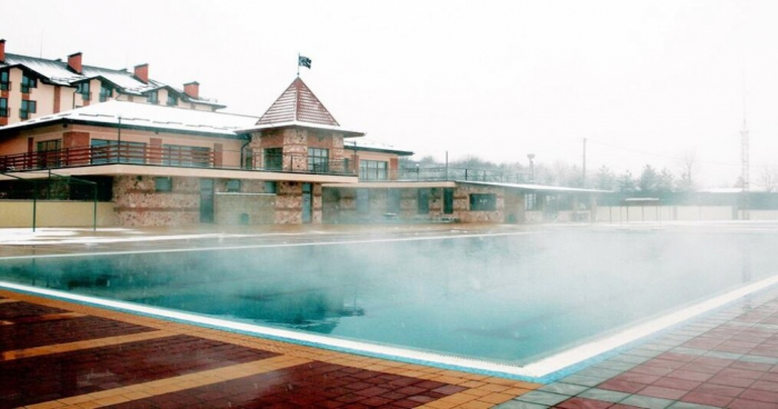 З Ужгорода до термальних басейнів: що вигідніше – трансфер, таксі чи орендоване авто

