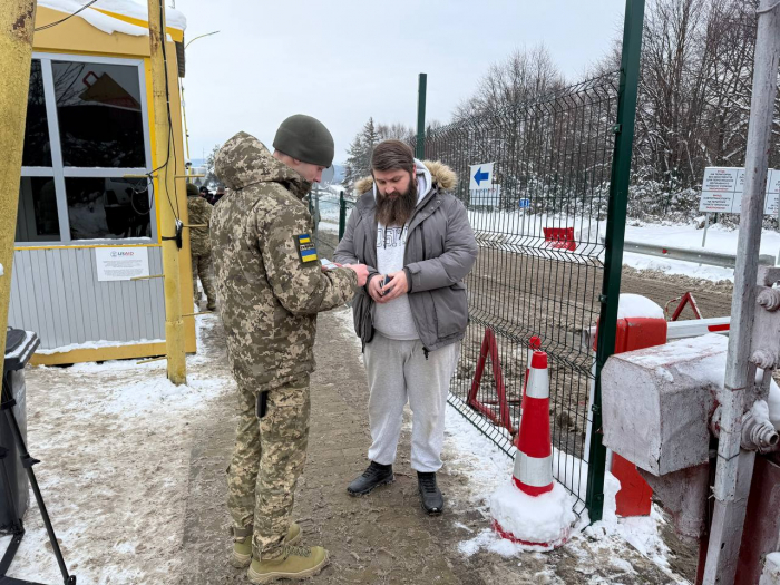 Як працює пішохідний перехід у КПП «Ужгород – Вишнє-Нємецке» на кордоні з Словаччиною РЕПОРТАЖ
