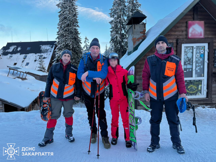 На Драгобраті гірські рятувальники допомогли сноубордистам, які заблукали