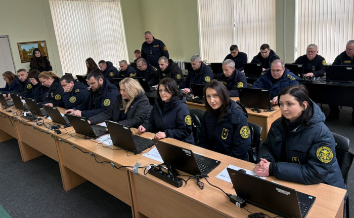 Закарпатські митники успішно пройшли тестування та анкетування рівня митних компетенцій

