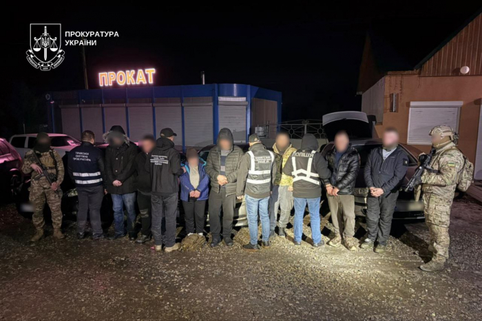 На Закарпатті затримано майстра лісу з Івано-Франківщини та його 4 спільників за підозрою в організації схеми незаконного виїзду до Румунії 

