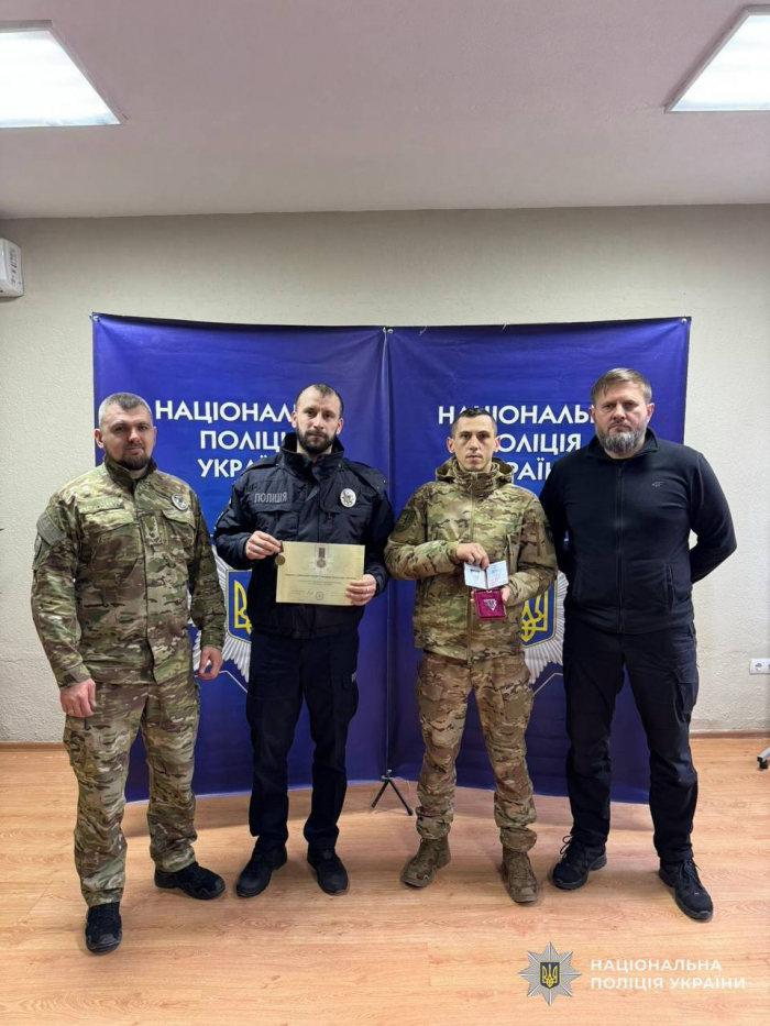 За особисту мужність та відданість: бійців стрілецького батальйону поліції Закарпаття відзначили Президентською та відомчою нагородами