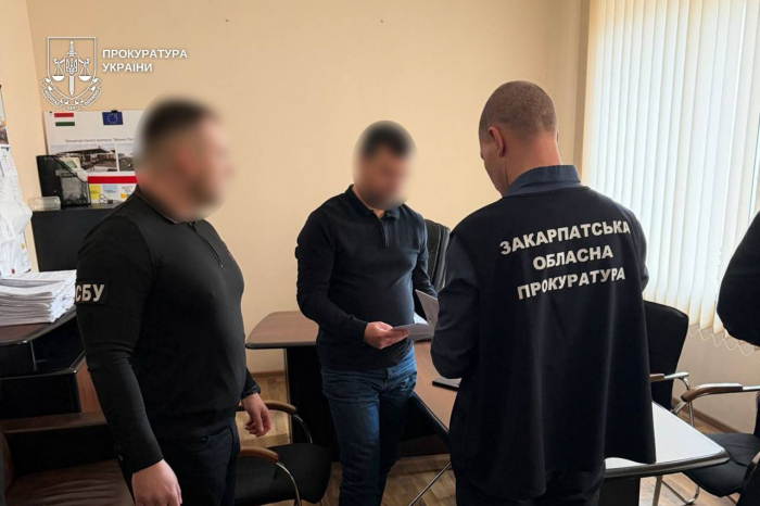 Розтрата коштів під час ремонту траси на Закарпатті — про підозру повідомлено посадовцю обласної служби відновлення та розвитку інфраструктури