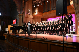 Ужгородська музична школа №1 дала звітний концерт, на якому зібрали кошти для захисників